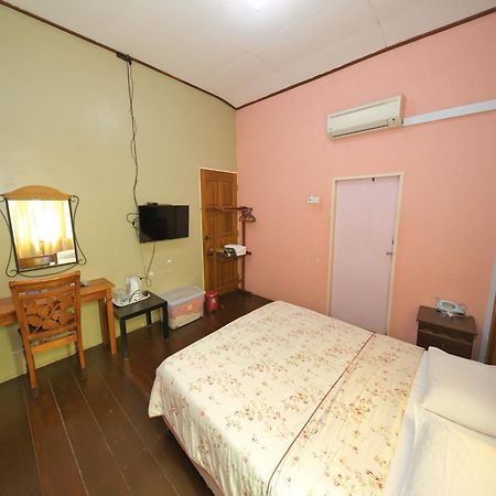Oyo 90968 Teratak Samuderakita, Chalet & Guesthouse Kampong Gong Badak Buitenkant foto