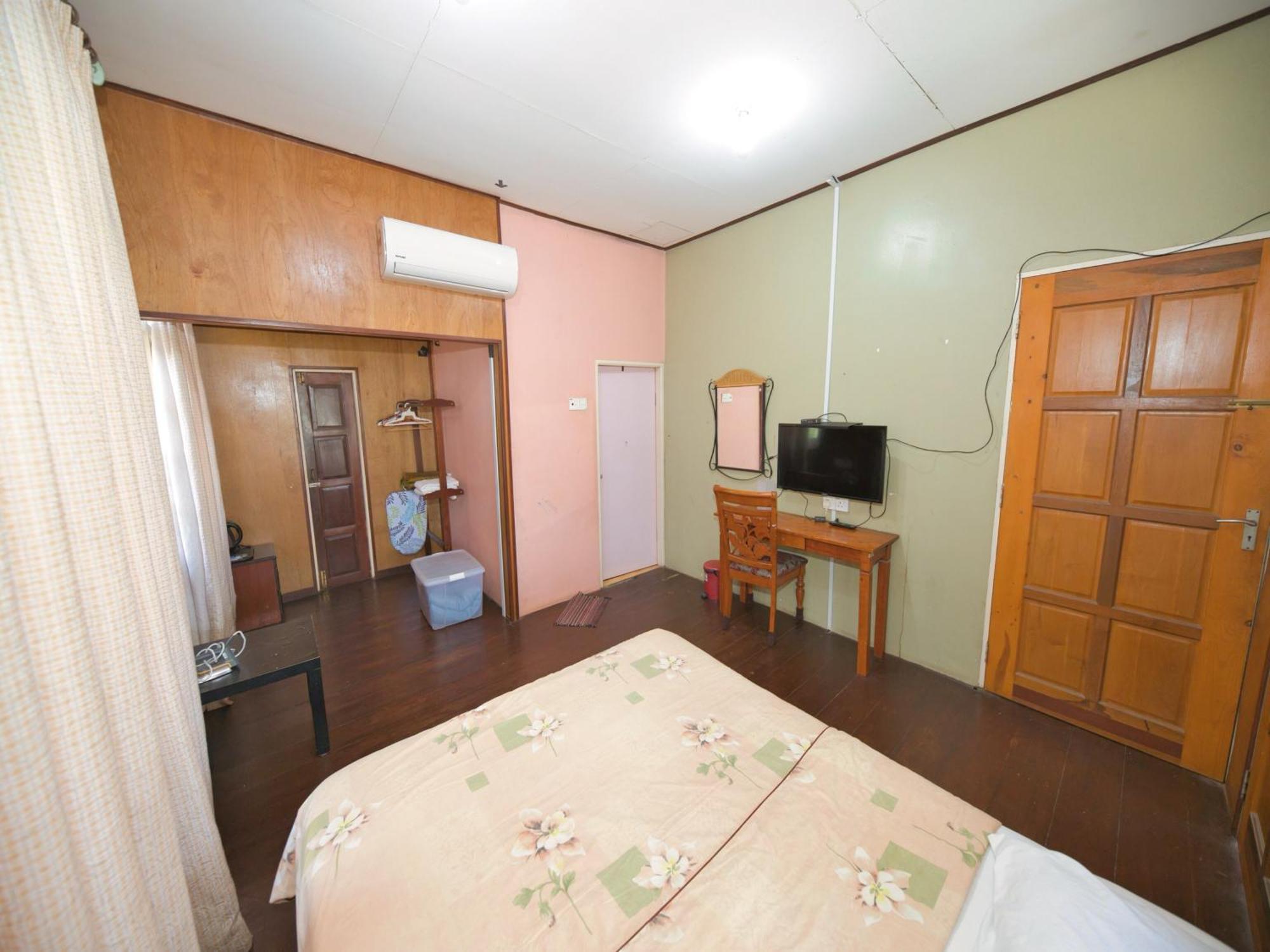Oyo 90968 Teratak Samuderakita, Chalet & Guesthouse Kampong Gong Badak Buitenkant foto